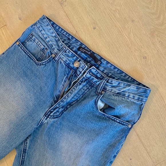 Men’s medium wash jeans - Picture 3 of 5